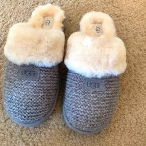 UGGS Women Gray Knit Slippers Cozy Sheepskin Sz 10